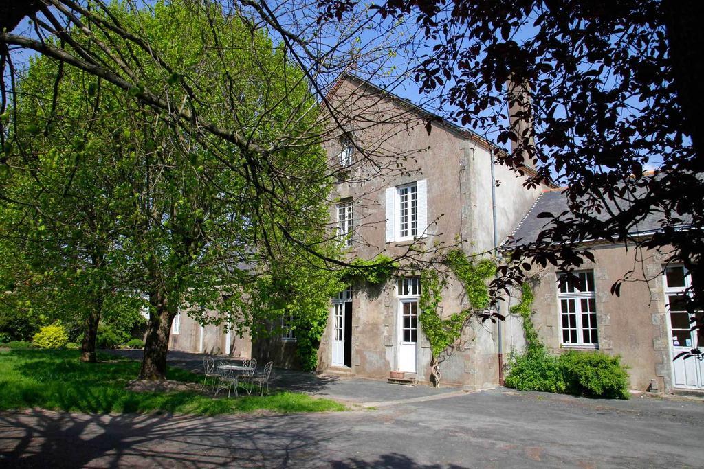 Bed and Breakfast La Bonne Ecole Les Landes-Genusson Zewnętrze zdjęcie